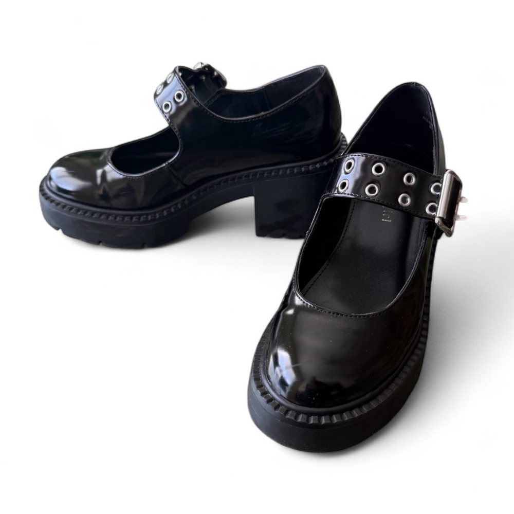 Madden Girl Black Patent Chunky Heels Mary Jane style size 6